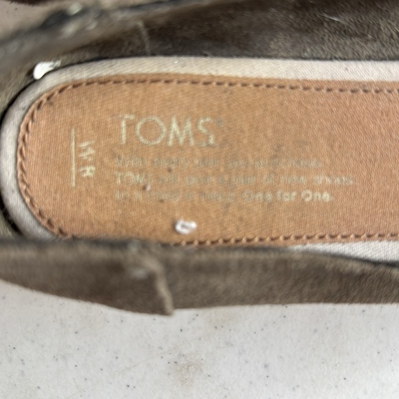Toms Jutti Tarmac Olive Suede Chevron Embossed Size 8 - Picture 8 of 9